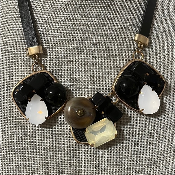 NWOT Leather Gold Accent Chunky Black White Brown Statement Necklace - Picture 2 of 11